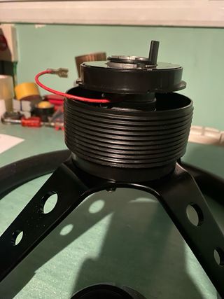 Volante desplazado + piña Opel Corsa B