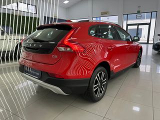 VOLVO V40 Cross Country 2.0 D2 Momentum