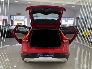 VOLVO V40 Cross Country 2.0 D2 Momentum