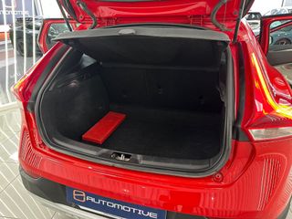 VOLVO V40 Cross Country 2.0 D2 Momentum