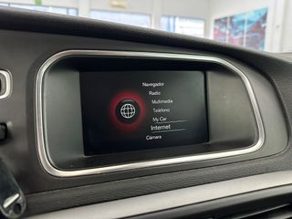 VOLVO V40 Cross Country 2.0 D2 Momentum