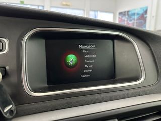 VOLVO V40 Cross Country 2.0 D2 Momentum