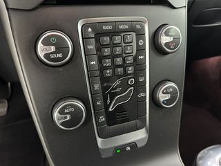 VOLVO V40 Cross Country 2.0 D2 Momentum