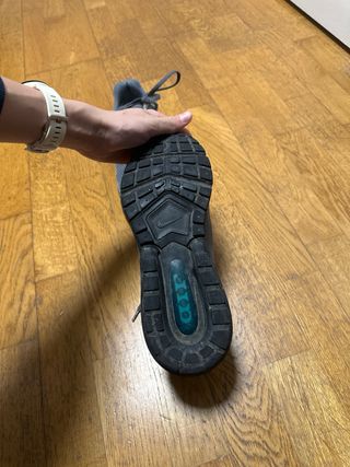 Zapatillas Nike grises y turquesa