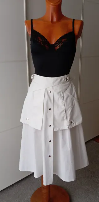 Falda vintage blanca.