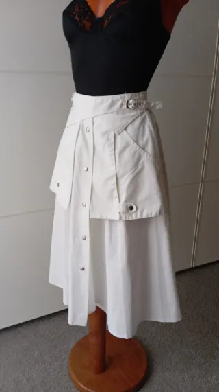 Falda vintage blanca.