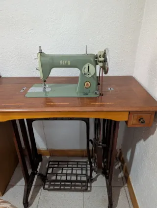 Máquina de coser Alfa