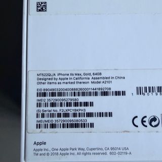 2 iPhone: 12 Pro Max Dorado y iPhone XS Max Dorado