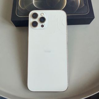 2 iPhone: 12 Pro Max Dorado y iPhone XS Max Dorado