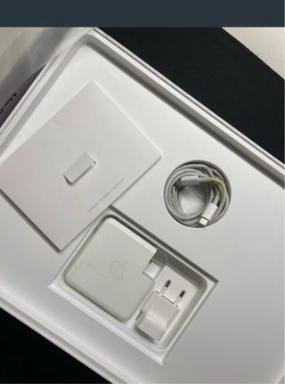 MacBook Pro 2018 i7 Plata Touchbar y touch id