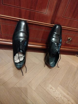 Zapatos de vestir negros de cordón