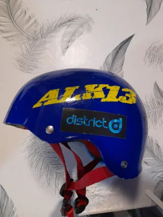 Casco infantil azul District De calidad