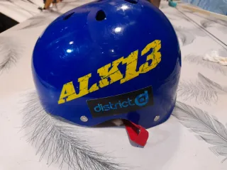 Casco infantil azul District De calidad