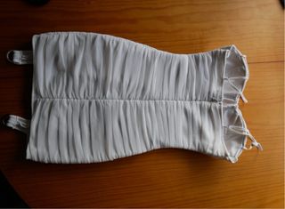 Vestido de lujo blanco con fruncidos
