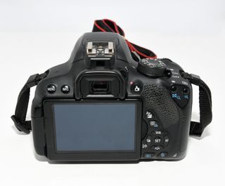 CAMARA REFLEX DIGITAL CANON EOS 700D (REBEL T5i)+