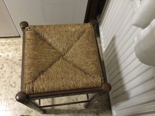 2 Banquetas altas anea y madera