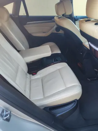 BMW X6 2011