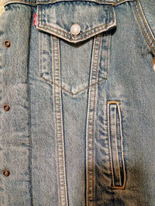 Cazadora vaquera Levis con borrego