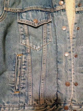 Cazadora vaquera Levis con borrego