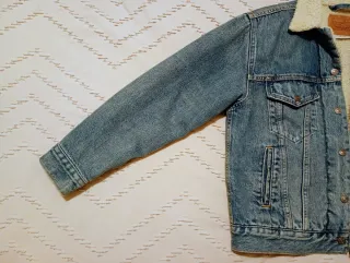 Cazadora vaquera Levis con borrego