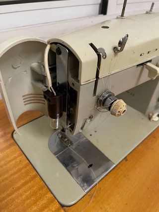 Máquina de Coser Sigma Zig-Zag