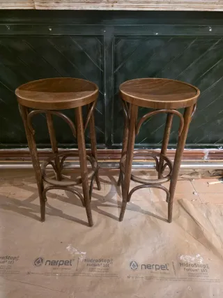 2 Sgabelli alti rotondi Thonet in legno