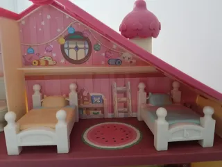 Casita de Bluey con figuras