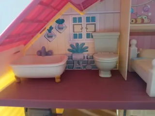 Casita de Bluey con figuras