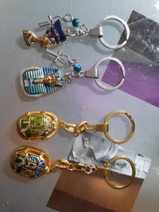 Lote Souvenirs Egitto: Tazze, Portachiavi, Magnete