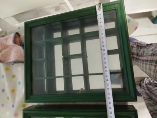 Estantería expositora para objetos pequeños