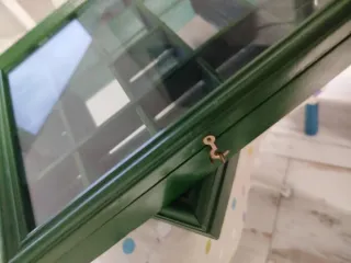 Estantería expositora para objetos pequeños