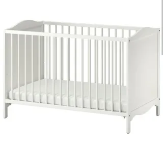 Cuna de bebé blanca