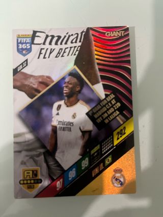 Cromo Panini FIFA 365 GIANT Vini Jr.