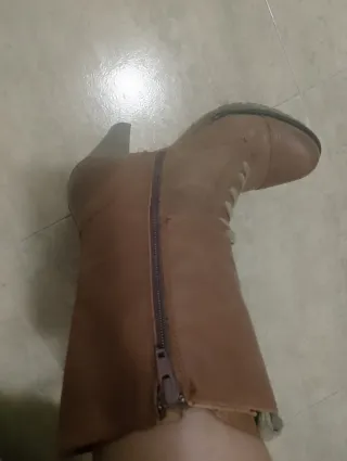 Botas Mustang marrones con hebilla