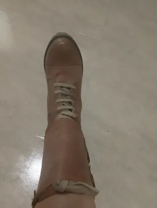 Botas Mustang marrones con hebilla