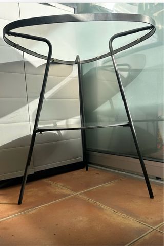 Mesa auxiliar cristal y metal negra