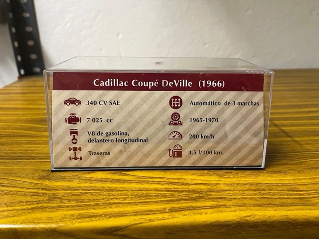 Cadillac coupe deville 1966 escala 1/43