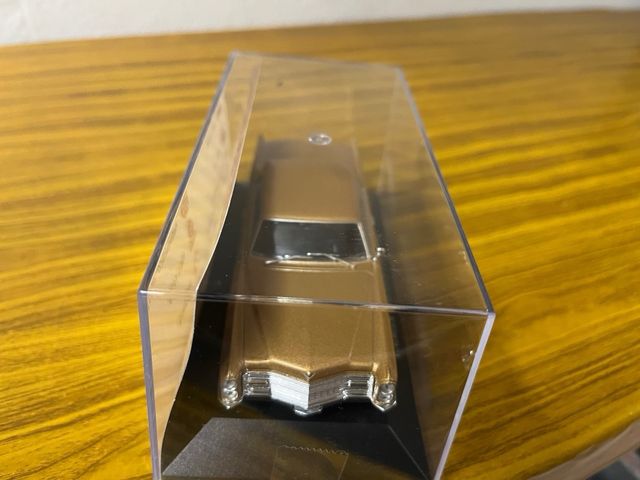 Cadillac coupe deville 1966 escala 1/43