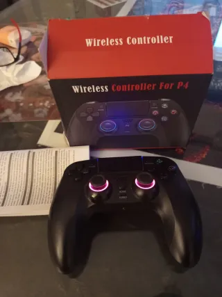 Controller wireless per PlayStation 4