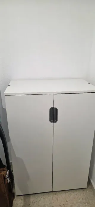 Conjunto de 3 Muebles de oficina madera blanco.