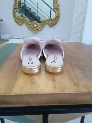 Zapatos DIVINE dorados mujer