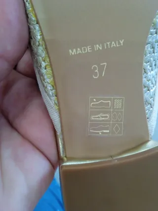 Zapatos DIVINE dorados mujer