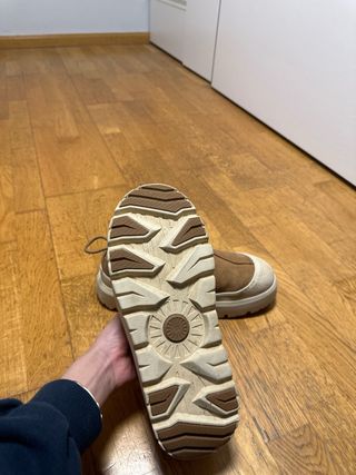 Zapatillas UGG Marrones y Blancas