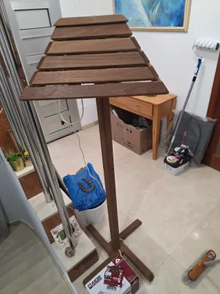 Lámpara de pie de madera