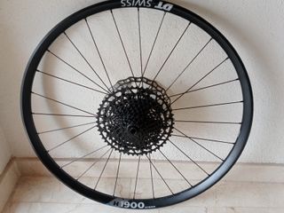 llanta DT Swiss H 1900 27.5 x 30, trasera nueva hd