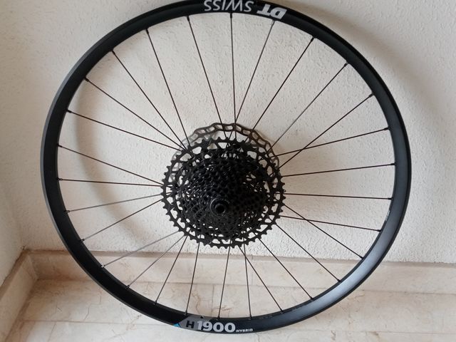llanta DT Swiss H 1900 27.5 x 30, trasera nueva hd