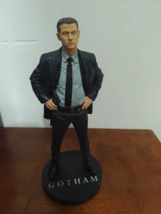 Estatua DC Collectibles James Gordon Gotham