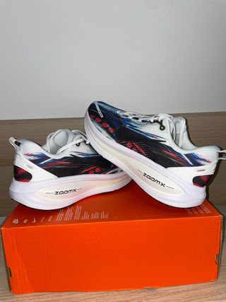 Nike ZoomX Vomero 18 SE 'Light Trails'