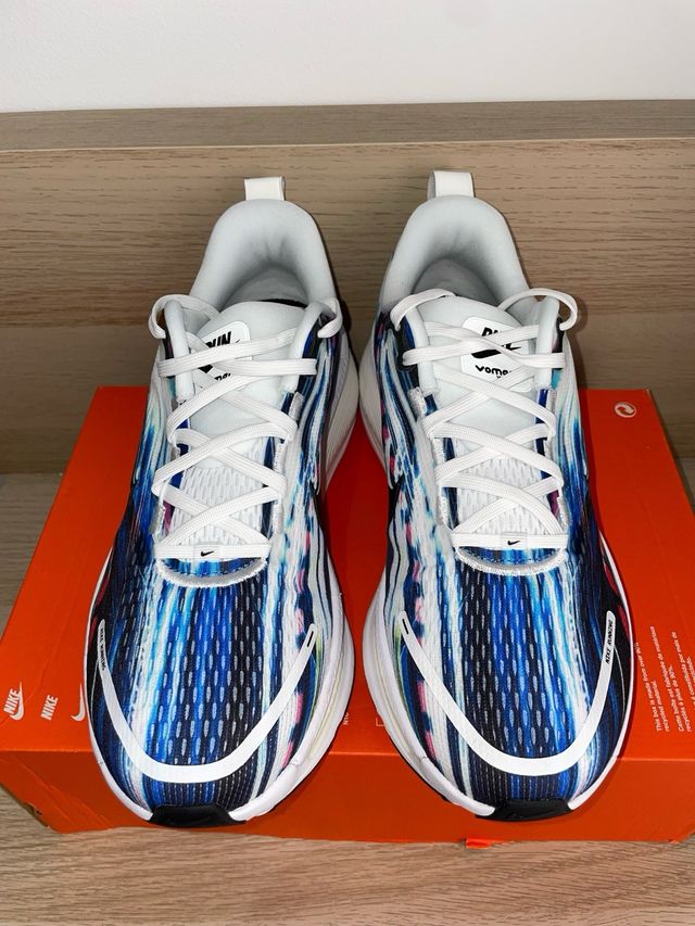 Nike ZoomX Vomero 18 SE 'Light Trails'