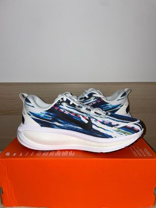 Nike ZoomX Vomero 18 SE 'Light Trails'